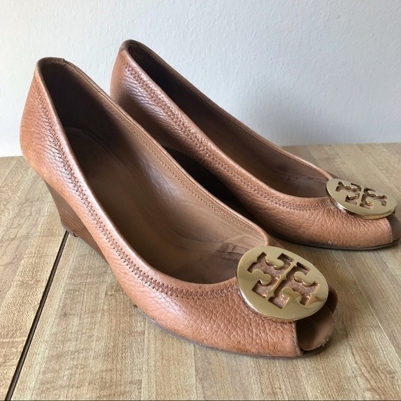 TORY BURCH Peep Toe Wedge Pump Sally 2 Leather Heels Tan Gold Shoes - Picture 1 of 14